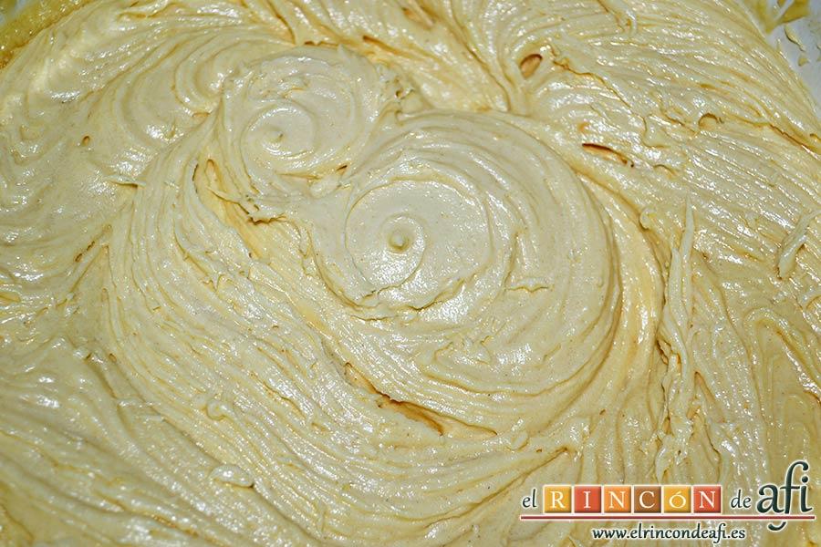 Bica bicolor, mezclar con varillas eléctricas hasta integrar