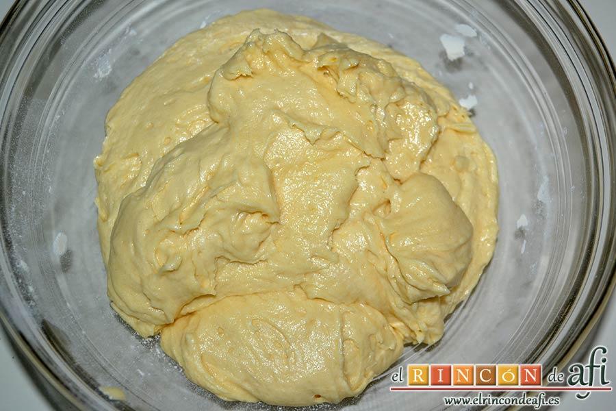 Bica bicolor, separar la masa en dos bols