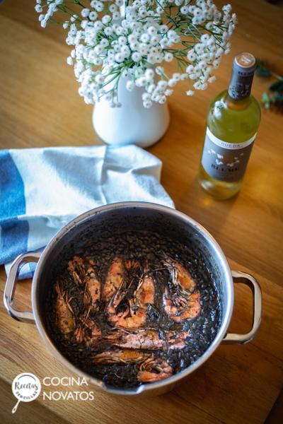 Arroz negro con Gambones