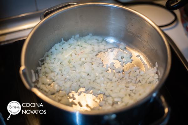 Cebolla para Arroz Negro con Gambones