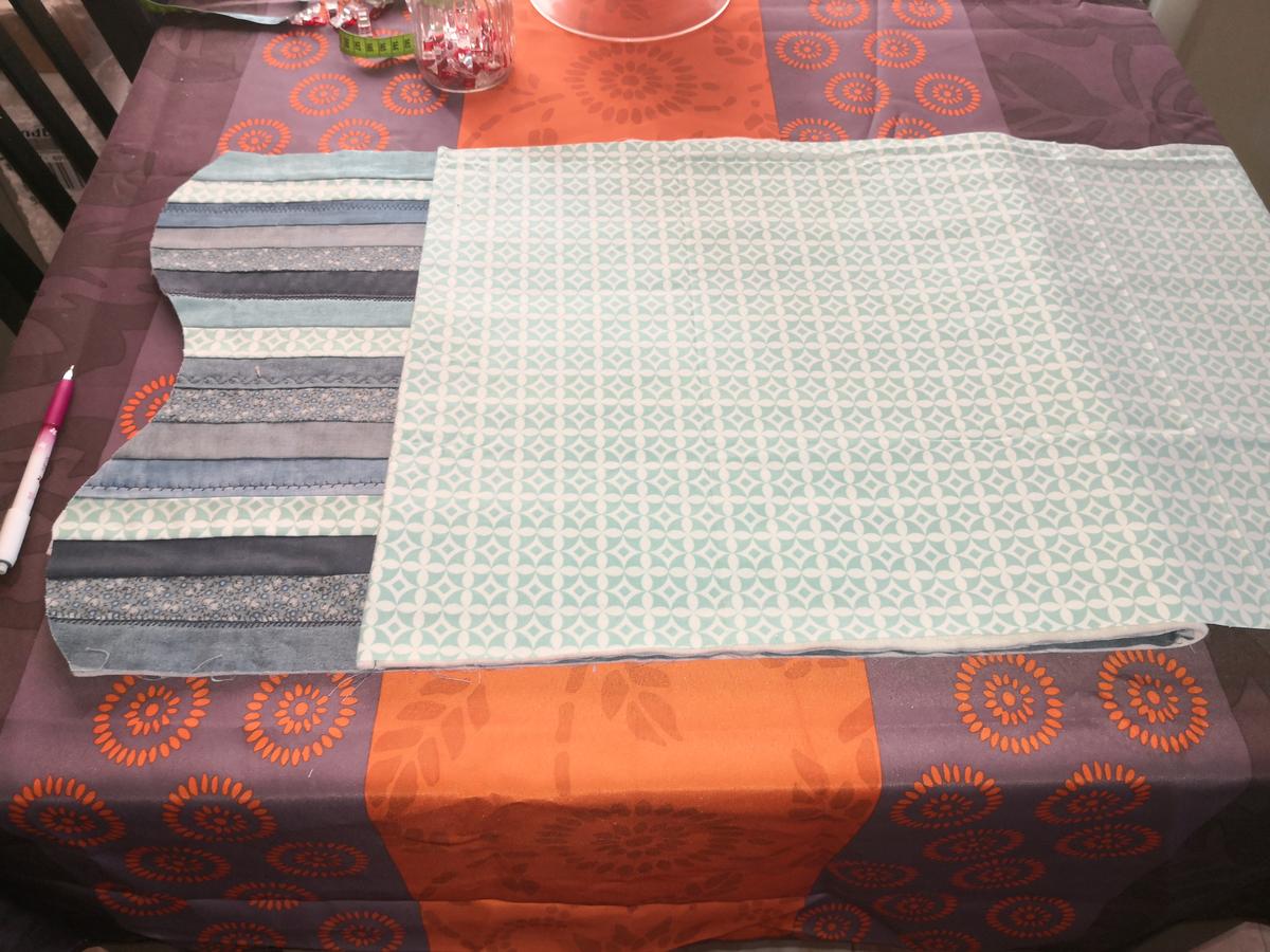 Doblamos la tela hasta la marca