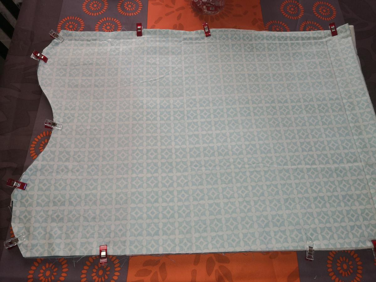 Sujetamos toda la tela alrededor