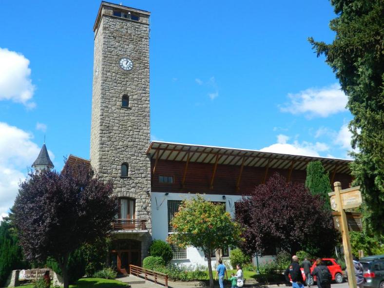 centro civico san martin de los andes