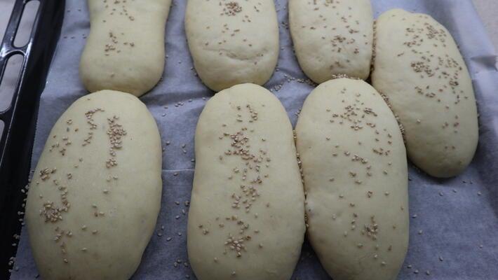 Cómo hacer pan para perritos calientes caseros