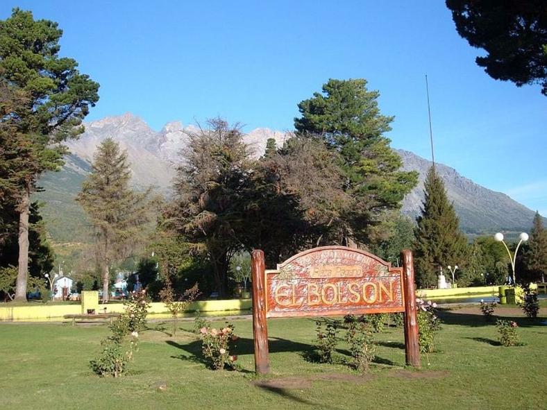 feria de artesanos e el bolson cerca de bariloche