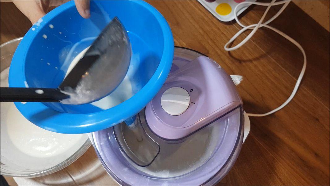 Helado de vainilla y licor 43