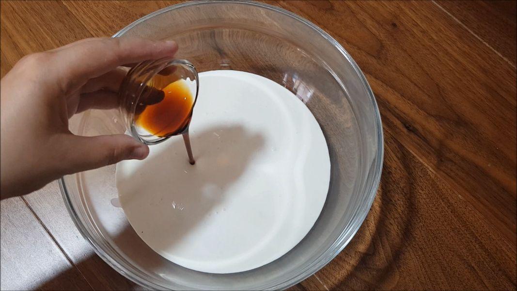 Helado de vainilla y licor 43