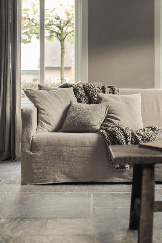 Qué_cojines_elegir_según_color_sofá_consejos_trucos_inspiraciones_decoración-07