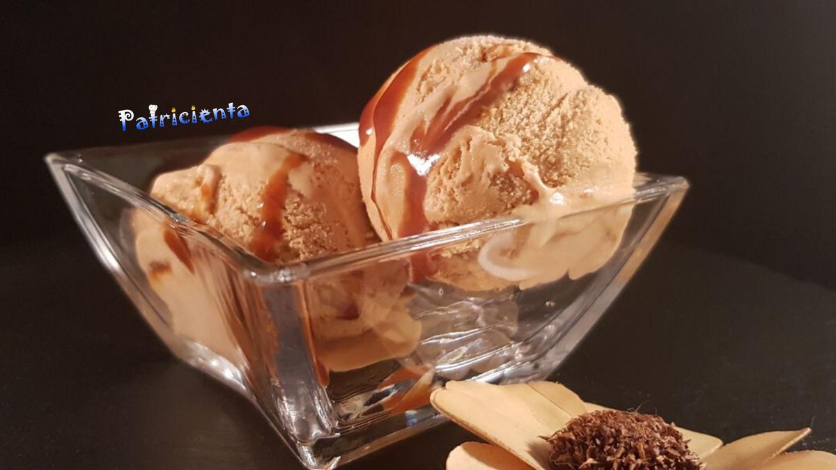 Helado de dulce de leche en heladera