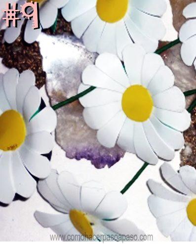 cómo hacer flores con botellas plásticas