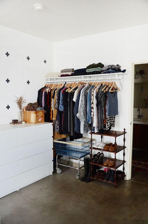 Cómo organizar tu armario o crear tu propio vestidor sin gastar mucho  dinero (y sin obras)