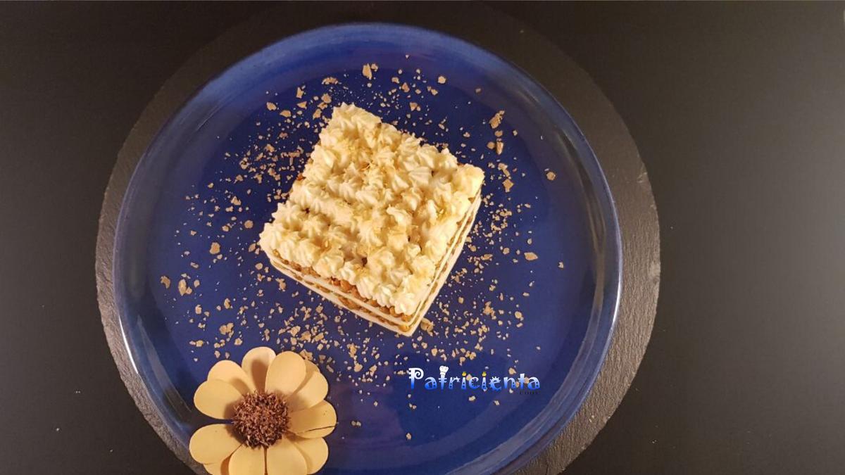 Pastel de lentejas al curry con crema de patata y coco