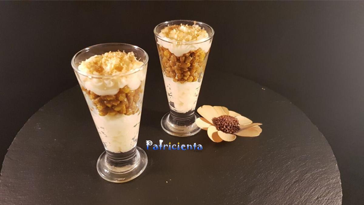 Pastel de lentejas al curry con crema de patata y coco