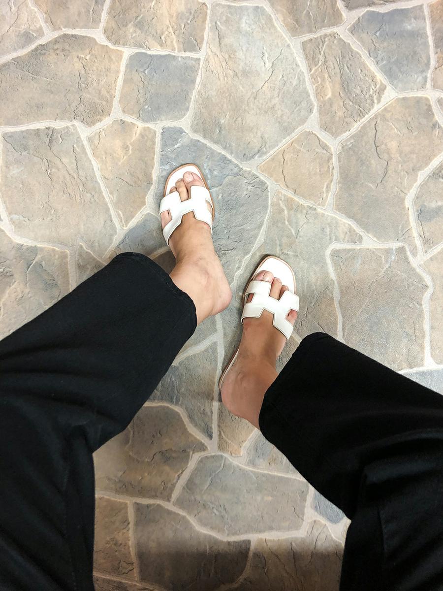 Trini | Levis jeans The Row t-shirt Hermes scarf