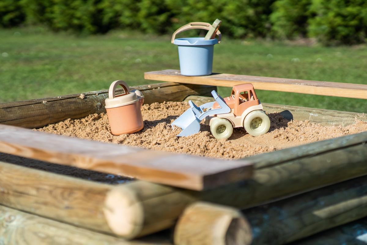 Construir un arenero de madera para el jardín es muy fácil. Hazlo tú