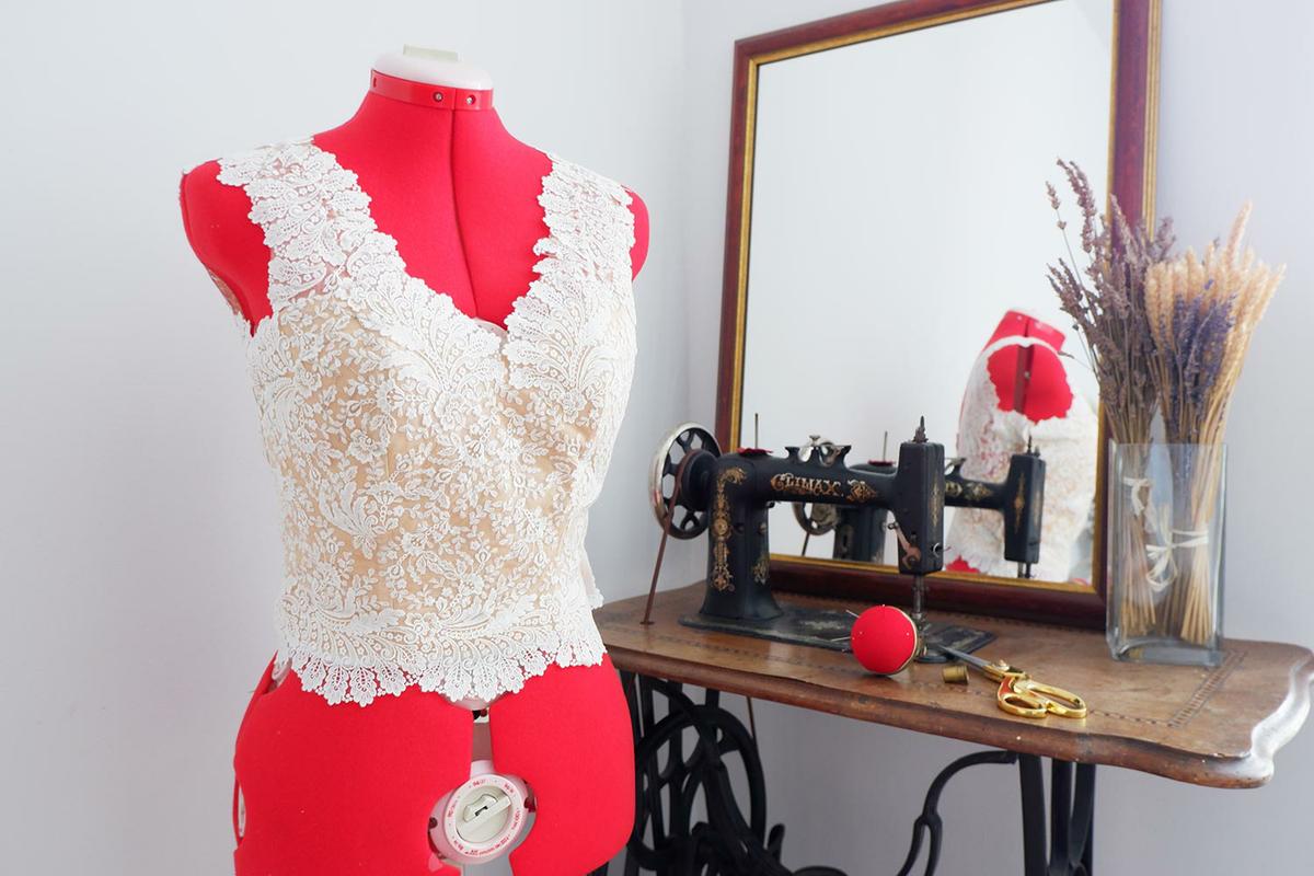 Creación del encaje para un vestido de novia | Manualidades