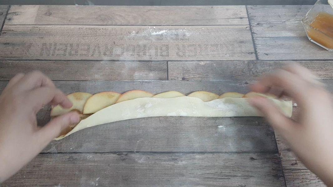 Rosas de hojaldre, manzana y canela