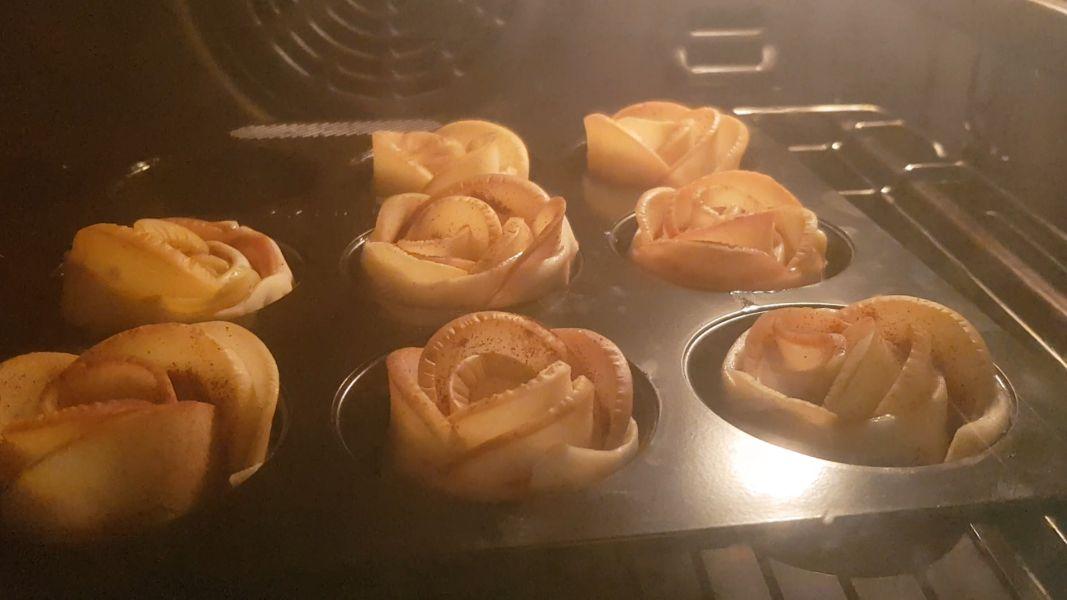 Rosas de hojaldre manzana y canela