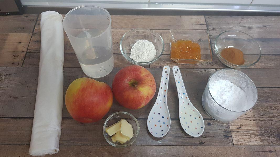 Rosas de hojaldre, manzana y canela