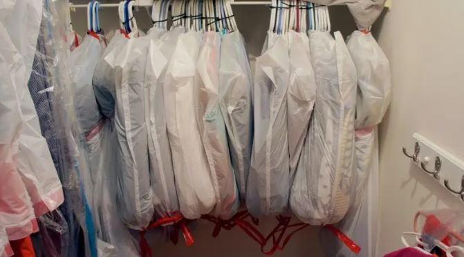 Bolsas de basura para la ropa. Vía budgetdumpster.