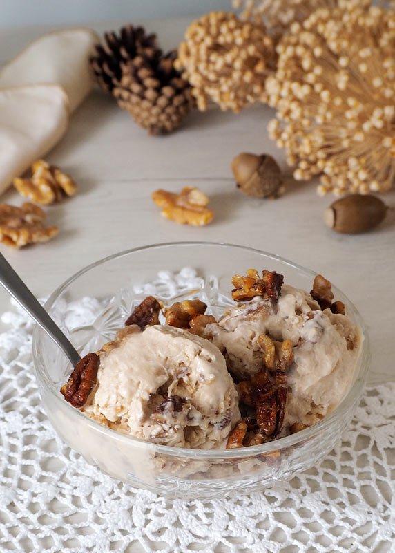 receta de helado de vainilla con nueces caramelizadas paso a paso