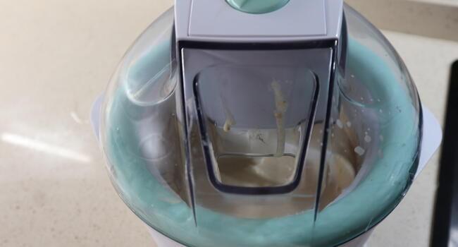 Meter el helado en la heladera