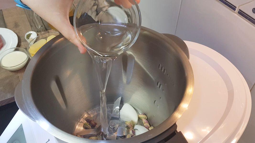 Atún en salsa de pistachos