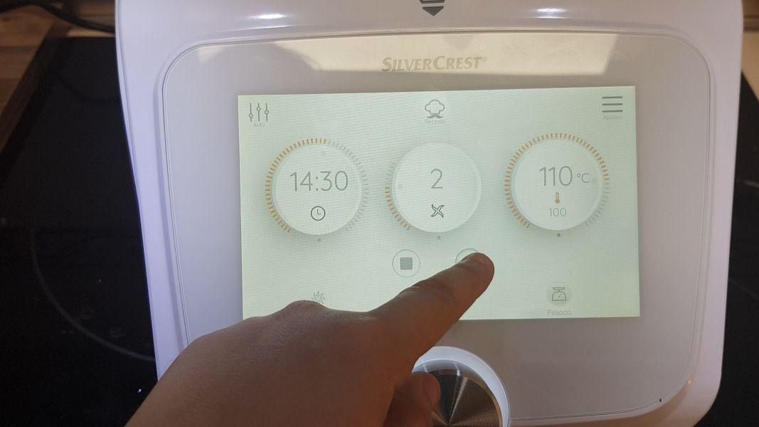 Atún en salsa de pistachos