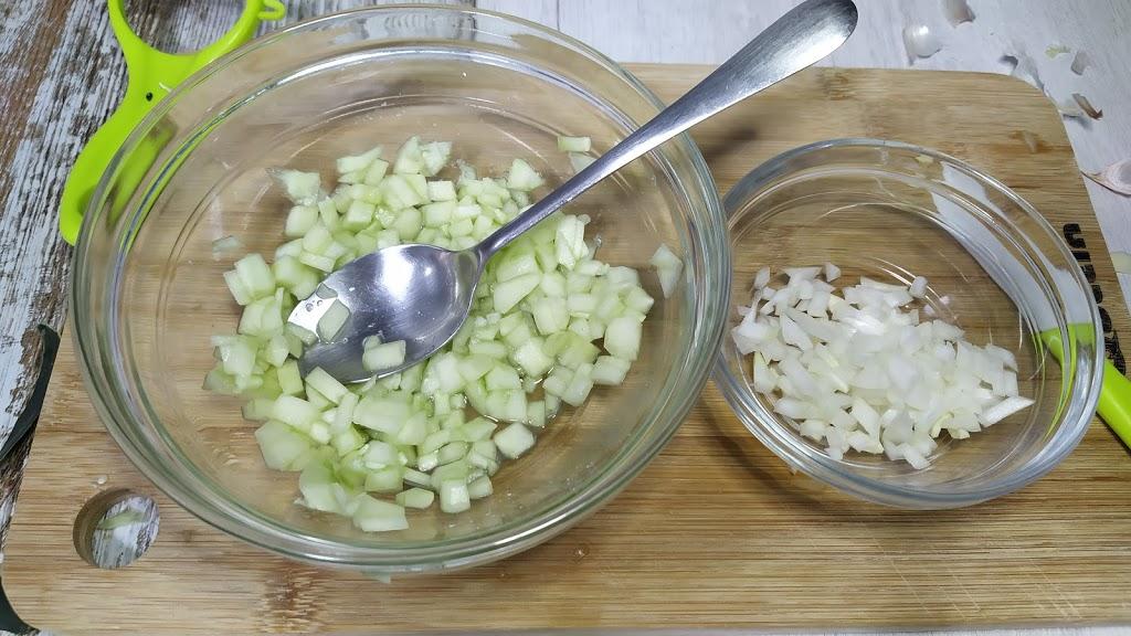 TZATZIKI salsa griega