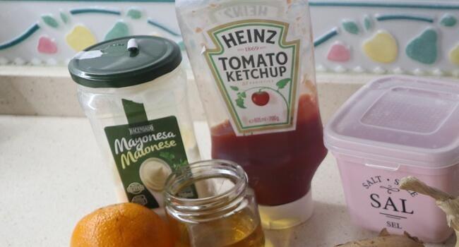 Los ingredientes necesarios para hacer salsa rosa casera Thermomix