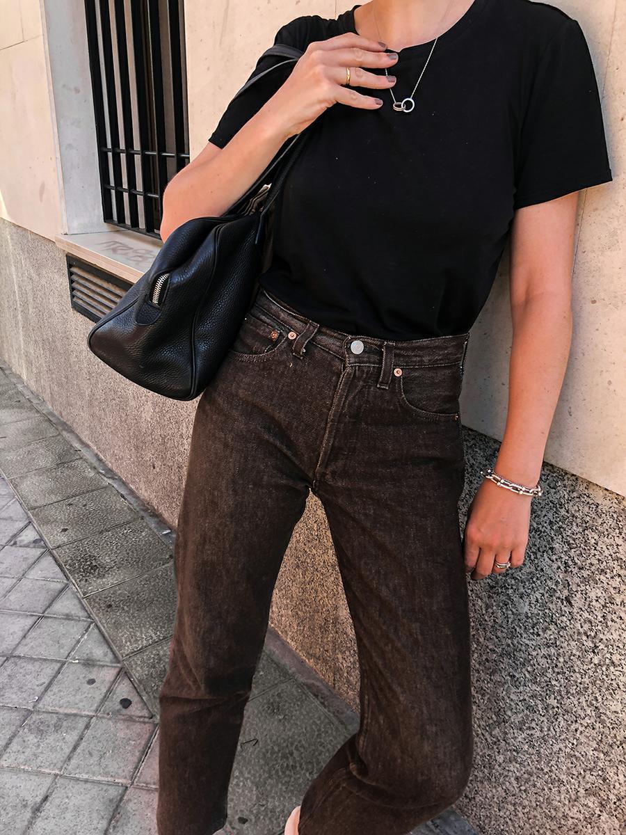 Trini | Levis jeans The Row tshirt