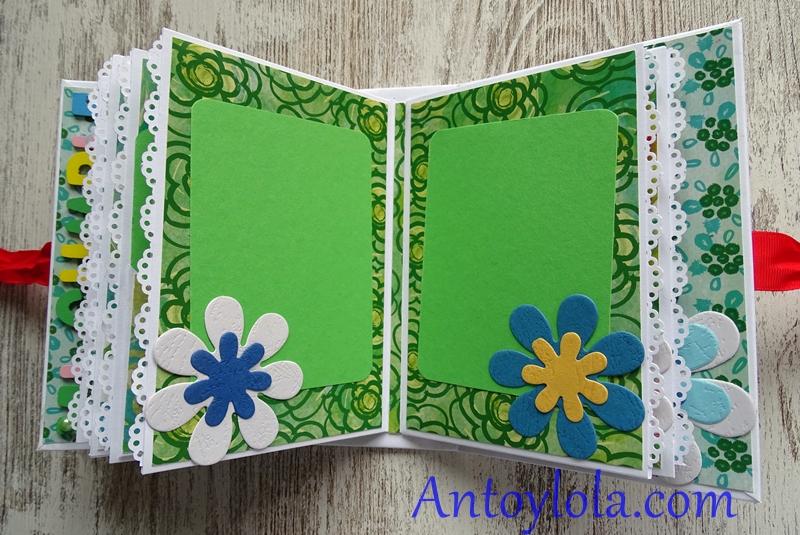 mini album con colores alegres
