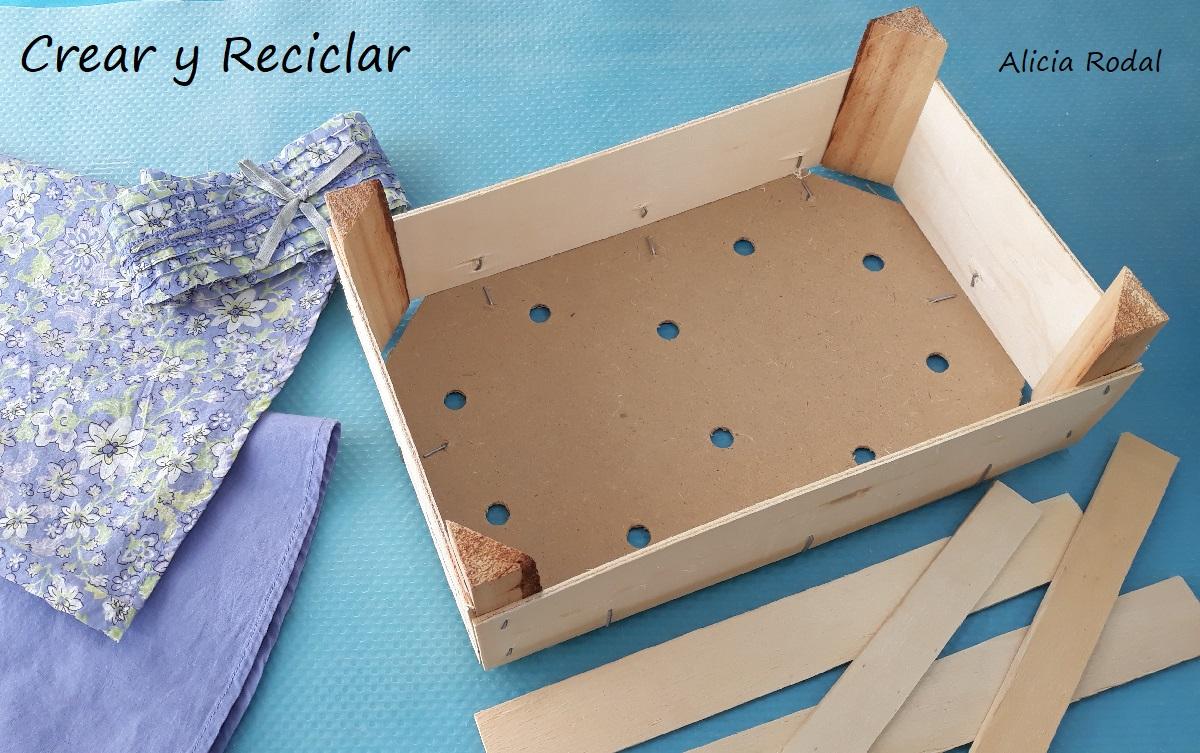 En este tutorial te muestro Cómo hacer un pequeño mueble repisa u organizador de productos DIY Reciclaje creativo Ideas creativas