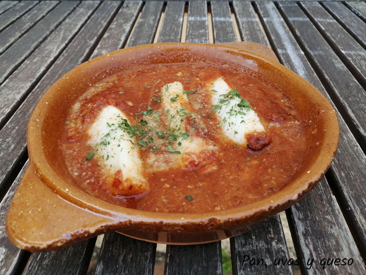 bacalao a la vizcaina en crock pot - pan uvas y queso 