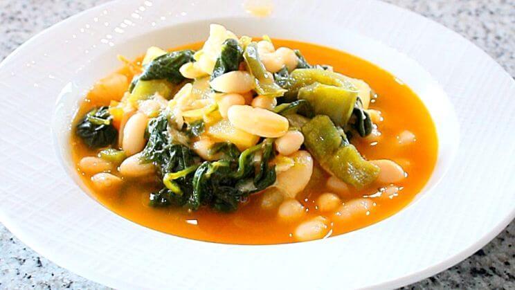 Potaje de alubias con espinacas