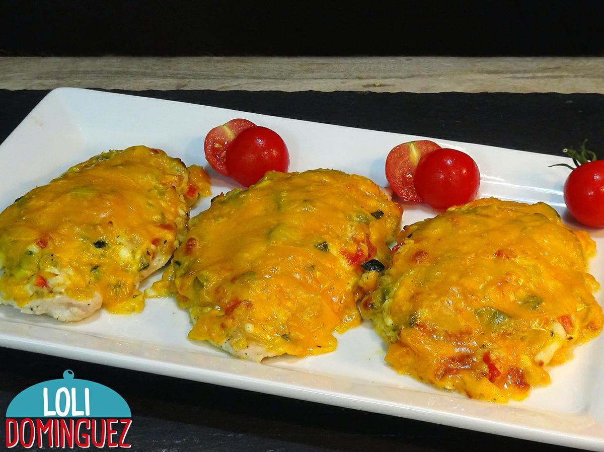 PECHUGAS DE POLLO RELLENAS. Esta receta de pollo al horno te va a sorprender por lo fácil y deliciosa que esta.