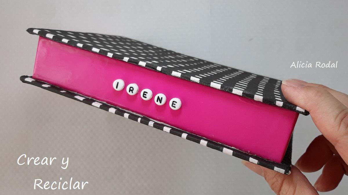 En este tutorial te muestro Cómo decorar de una manera simple, una caja de cartón con una servilleta de papel DIY Reciclaje creativo Ideas creativas