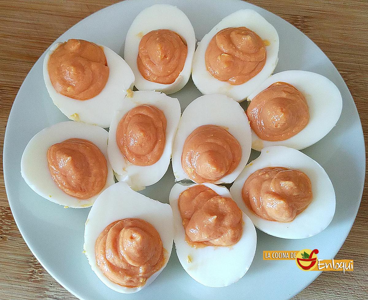 Huevos cocidos rellenos con solo 2 ingredientes