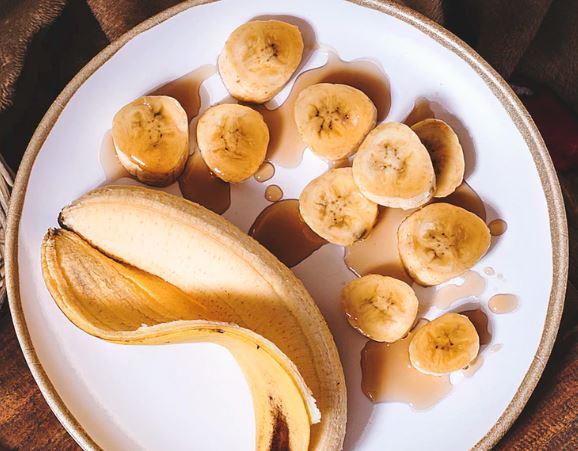 Plátano con miel y aceite de oliva.