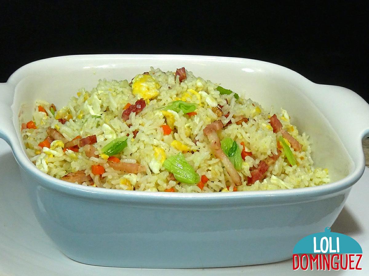 ARROZ FRITO CON HUEVO Y BEICON (BACÓN, PANCETA O TOCINO AHUMADO) Una receta muy económica, rápida, fácil y deliciosa que estoy segura que les gustara a todos en casa
