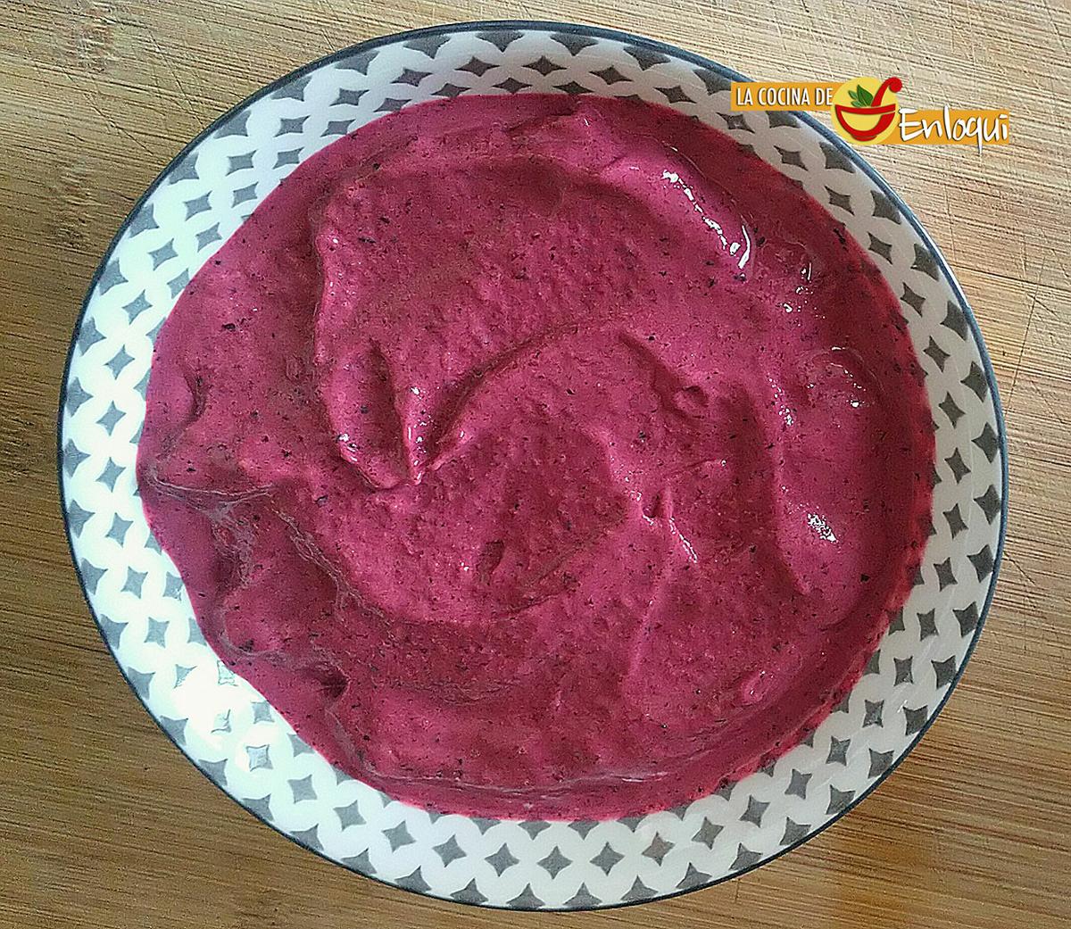 Smoothie bowl de frutos rojos