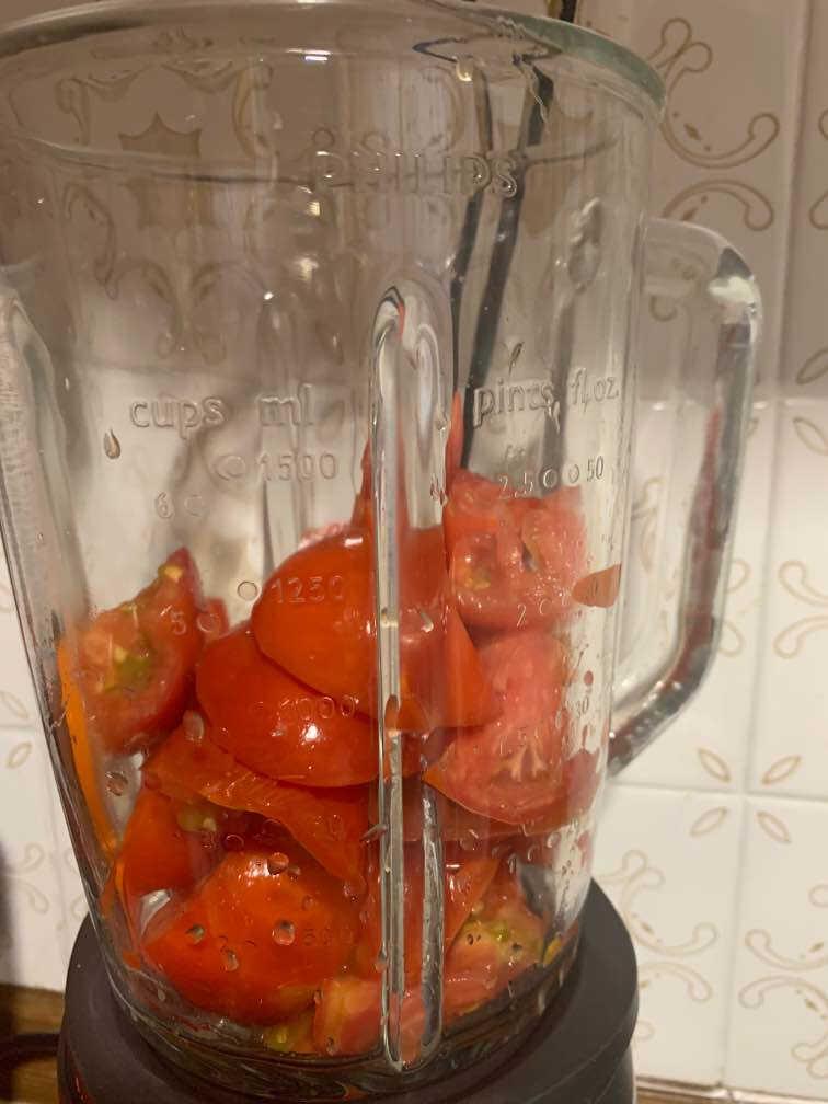 Tomate en la batidora