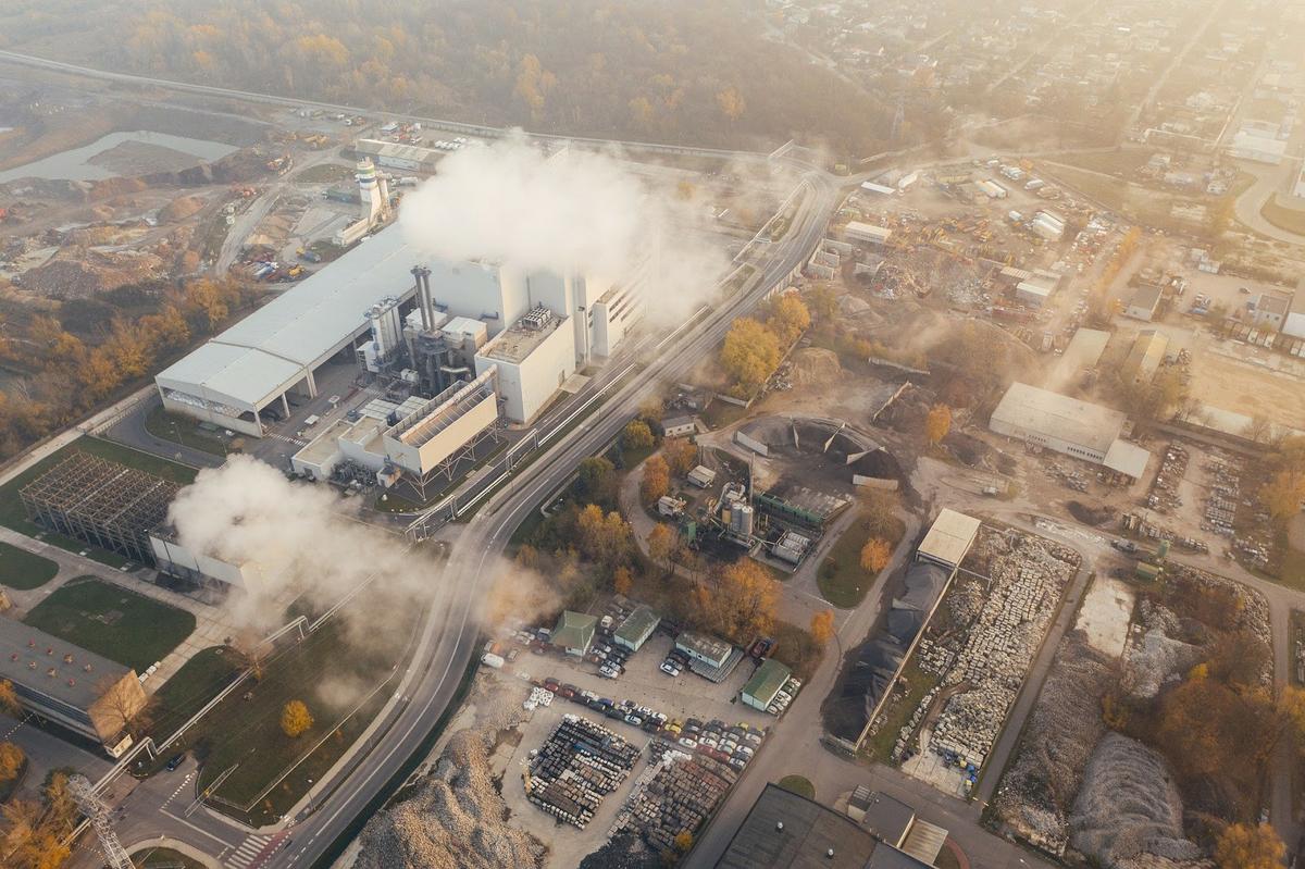 Las empresas productoras generan contaminación del aire con sus procesos químicos