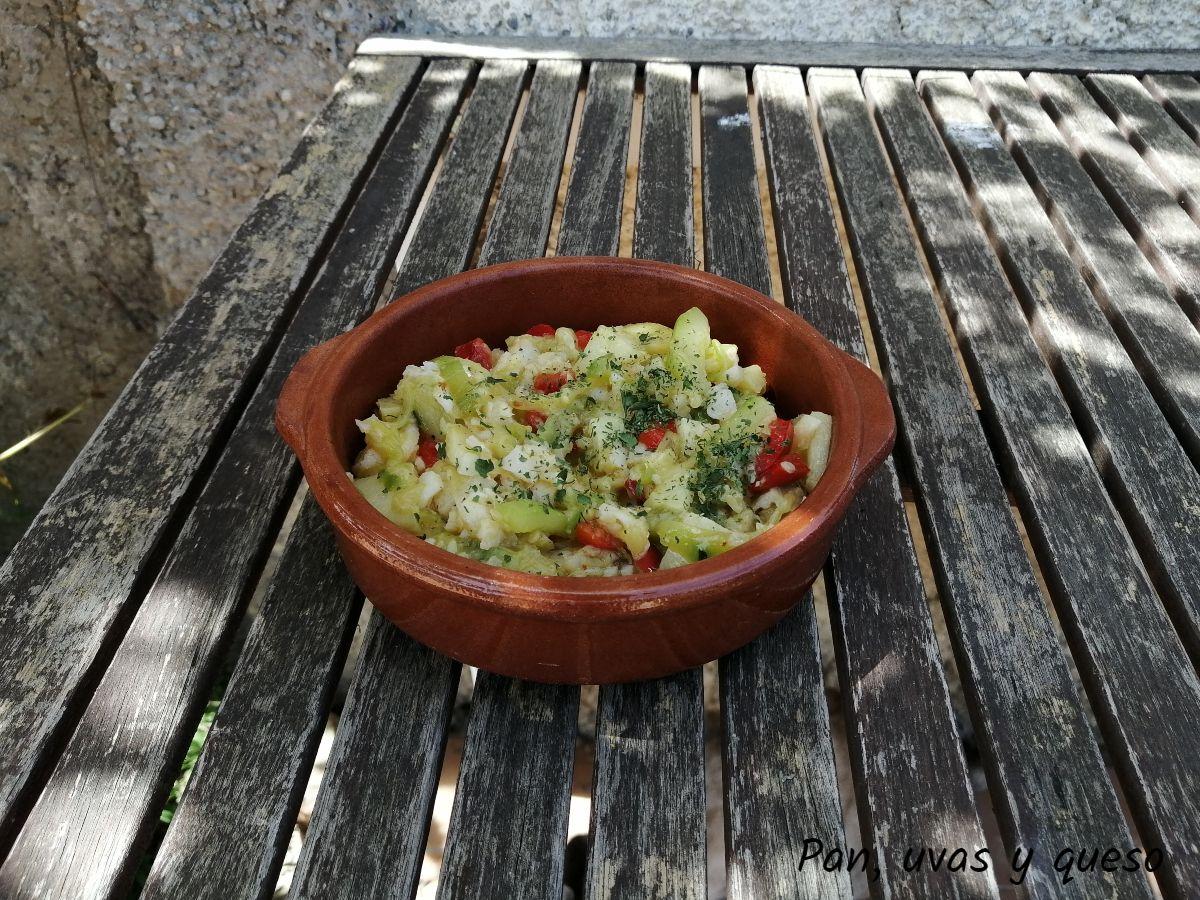 fritada de bacalao - pan uvas y queso