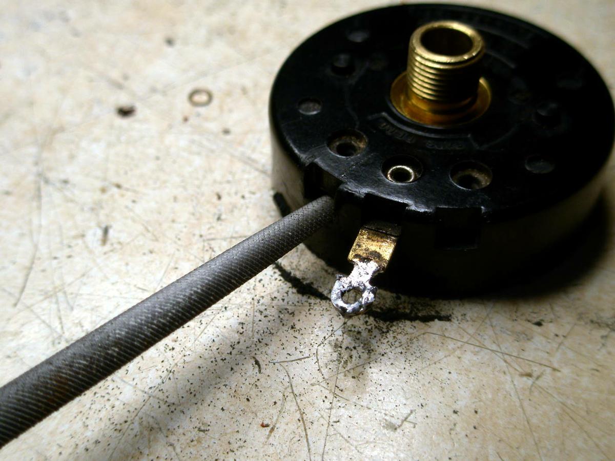 Reparación Potenciómetro radio antigua - Autoradio Philco mod 7 - 18