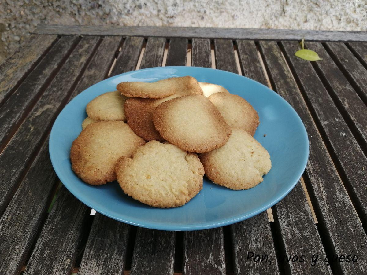 galletas de coco - pan uvas y queso