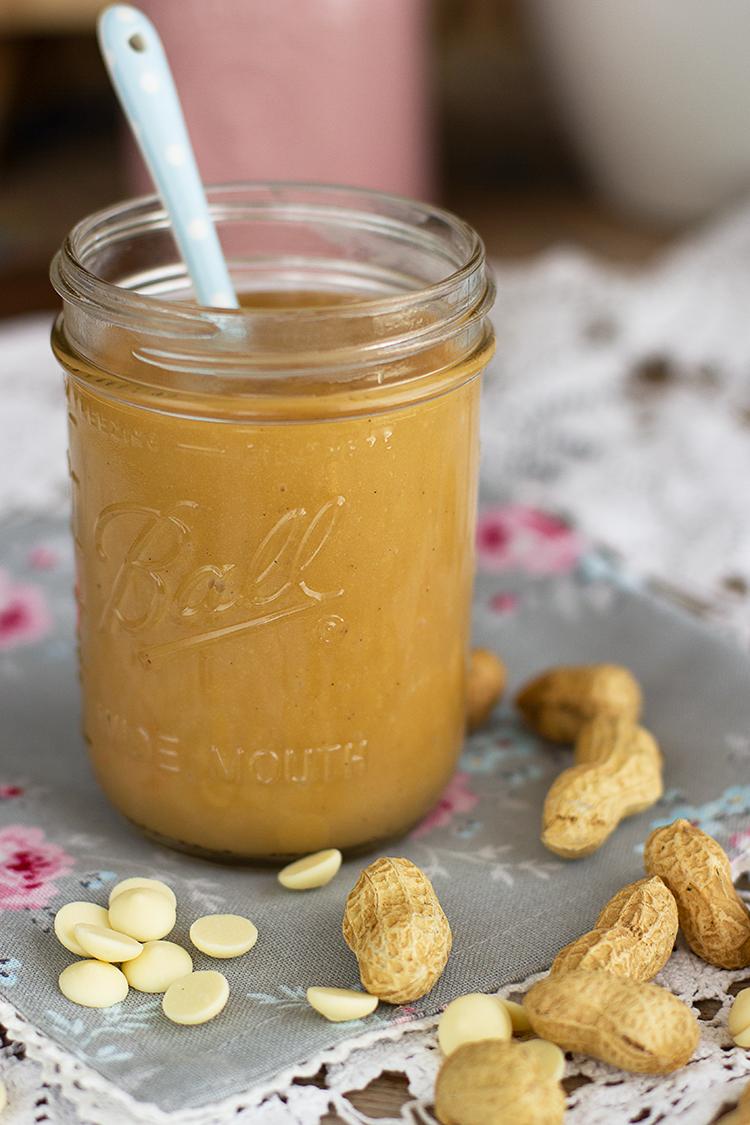 Crema de Cacahuete y Chocolate Blanco, la crema Reese´s White Sana