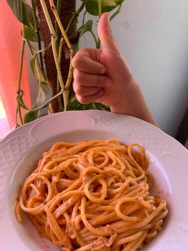 Cocinar con niños espaguetis con atún
