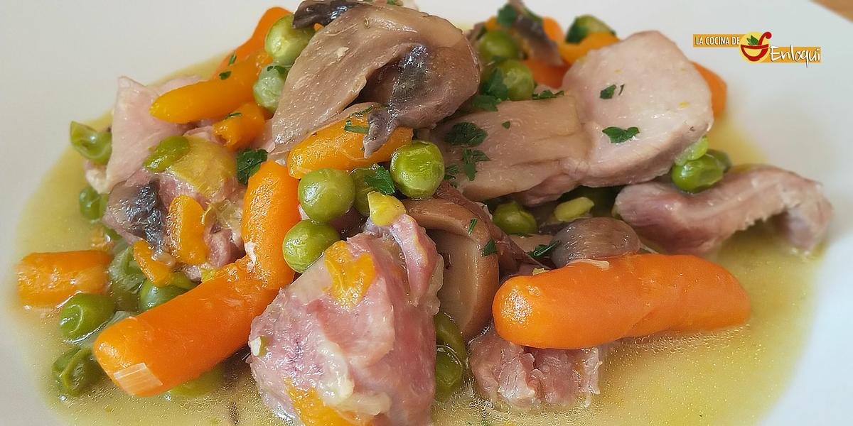 Pavo estofado a la jardinera con champiñones