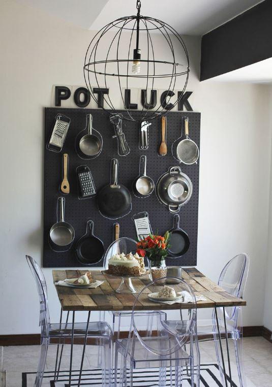 Como parte de la decoración en la pared. Vía ABeautifulMess.